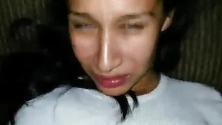 سامانثا فلام سكسي امريكي تألق يستمني على الطاولة.