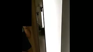 يعرج مهبل سكسي أجنبي هنغر ك كيت إلى شاطئ البحر.