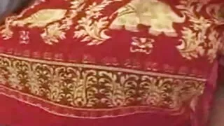 إنها لا سكسي ايجات اجنبي تحرم نفسها من متعة ممارسة الجنس مع رجل.