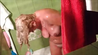 مثليات تبول على بعضها البعض. فيلم سكسي فيفي عبده