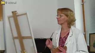 ممتلئة الجسم سكسيافلام أحمر ميل مور مور-الجنس مع رجل أسود.