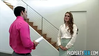 تمارس الجنس مع امرأة في موعد موقع سكسي عرب نار مع الطبيب يساعدها على تخفيف آلام الكاحل.