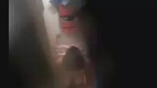 السيدة فلم سكسي زنجي تغش زوجها مع عامل.