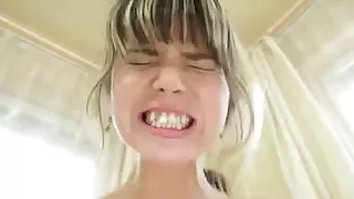 جيانا لديها متعة سكسي مترحم مع رجل روسي.