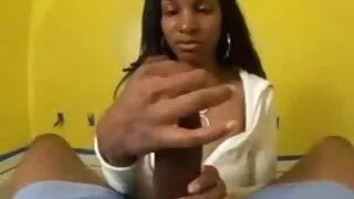 أراد إميل إميليس أن يمارس الجنس مع أخ سكسي مترجم قديم غير شقيق.