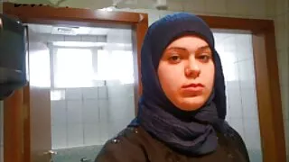 تدور افلام سكسي طويله جبابرة على الديوك أدريا راي.