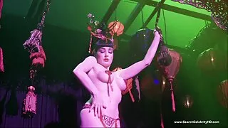 استمتع بممارسة الجنس في إجازة مع مواقع افلام سكس عراقي أصدقائك.